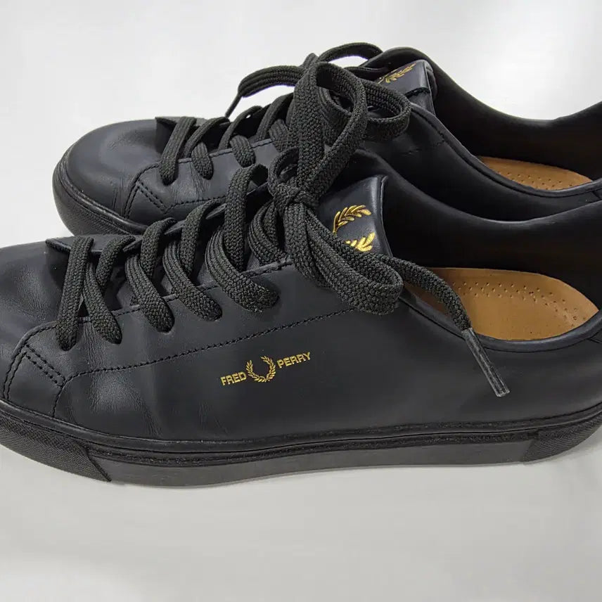 [BUNJANG] Fred Perry Leather Sneakers / 프레드페리 FRED PERRY 레더 스니커즈