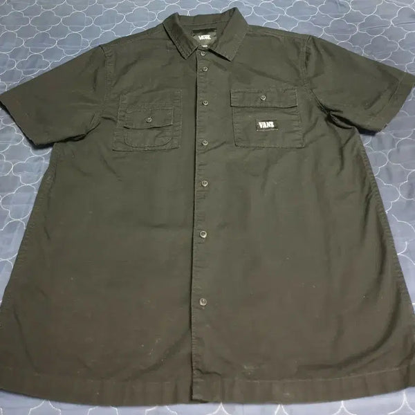 [BUNJANG] Vans Ripstop Logo Patch Double Pocket Work Short Sleeve Shirt Black (L) / (단종매물) 반스 립스탑 로고패치 더블포켓 워크 반팔셔츠 블랙 (L)