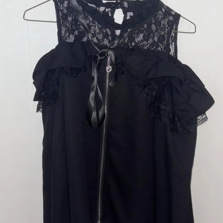 [BUNJANG] MA*RS Open Shoulder Frill Slider Blouse / MA*RS 어깨 열림 프릴 슬라이더 블라우스 BLK