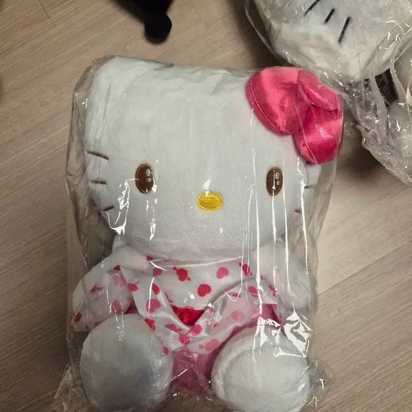 [BUNJANG] Hello Kitty Pink Ribbon Heart Plush / 키티 하트 핑크 리본 인형 봉제인형 택O