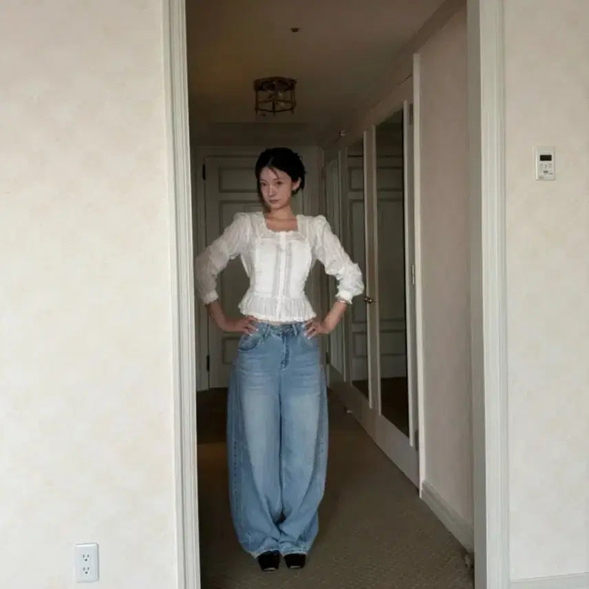 [BUNJANG] Uini Mona Square Neck Blouse / 유이니 모나 스퀘어넥 블라우스