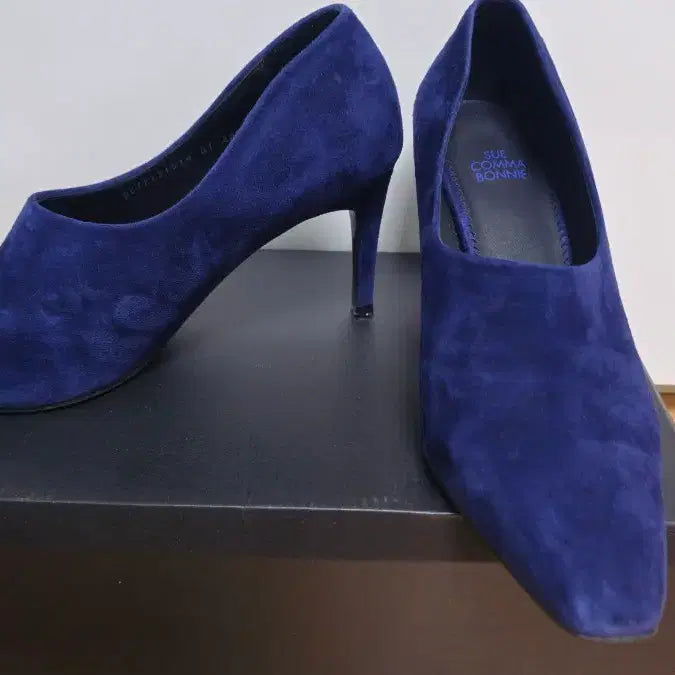 [BUNJANG] SUECOMMA BONNIE Suede Navy Pumps Size 38 (250mm) / 슈콤마보니 380사이즈