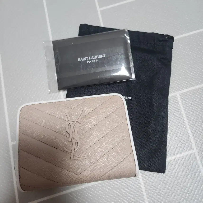 [BUNJANG] Saint Laurent Bifold Wallet / 생로랑 반지갑