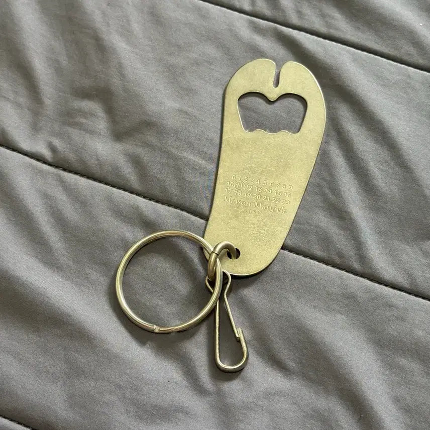 [BUNJANG] Maison Margiela Tabi Opener Keyring Matte / [새상품] 메종 마르지엘라 타비 오프너 키링 무광