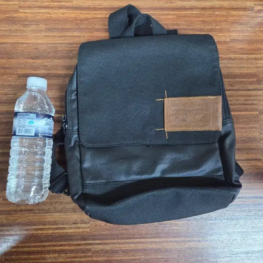 [BUNJANG] Levi's Vintage Leather Mini Backpack / 리바이스 빈티지 레더 소형 미니 백팩