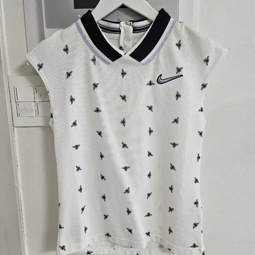[BUNJANG] Nike Bee Pattern Sleeveless Polo Shirt / 나이키 벌 패턴 민소매 폴로티