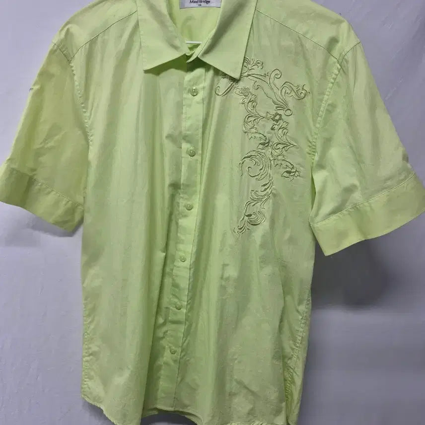 [BUNJANG] Mind Bridge Green Embroidered Short Sleeve Shirt 100 / 마인드브릿지 연두색 자수 반팔 셔츠100