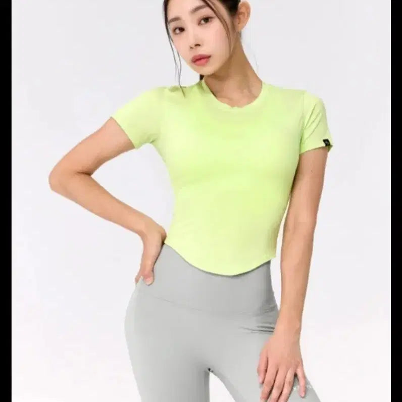 [BUNJANG] Xexymix Cropped Short Sleeve T-Shirt - Size M (New) / 젝시믹스 크롭티 반팔티 M 새상품