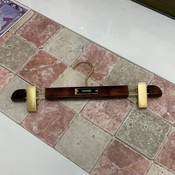 [BUNJANG] Tom Ford Wooden Hanger / 톰포드 원목 옷걸이