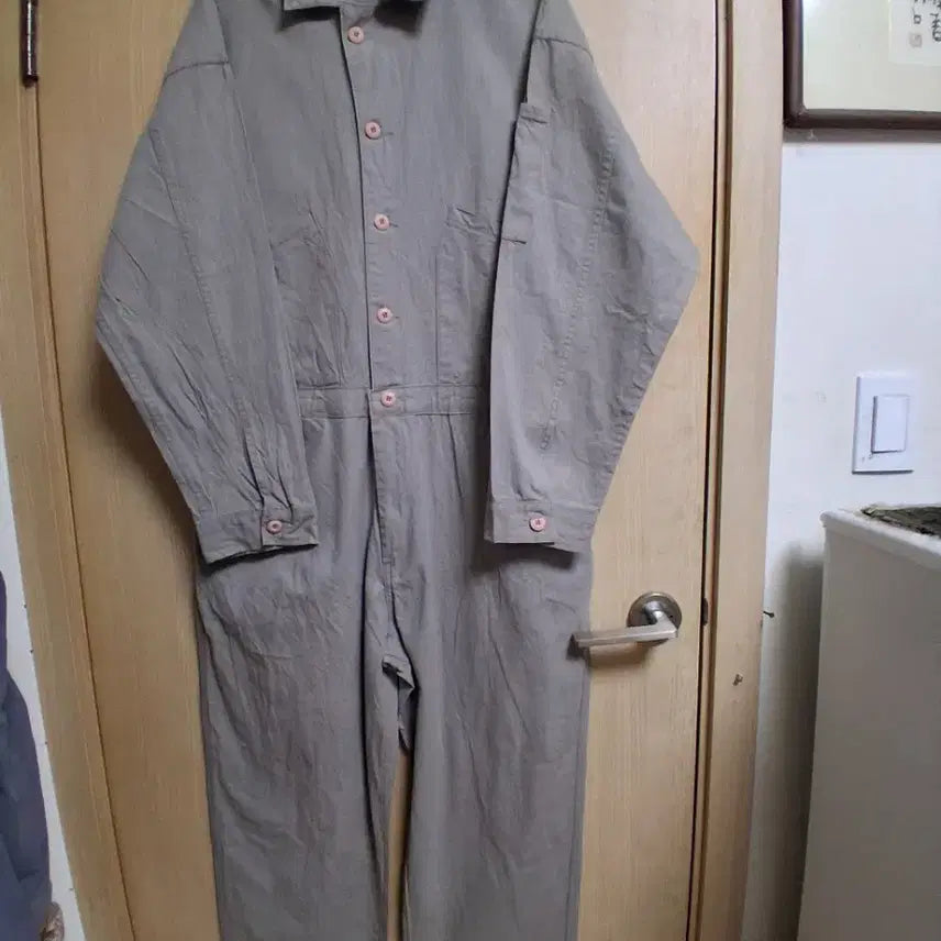[BUNJANG] Beige Jumpsuit Spring/Summer FREE Size / 미사용-베이지색.점프수트- 봄여름용-FREE사이즈,택포
