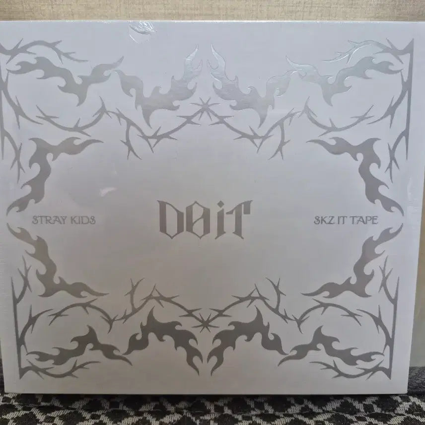 [BUNJANG] Stray Kids SKZ IT's SKZ Tape Album Photocard Holder / 블루투스 스피커 SKZ IT TAPE 앨범 뽁아리 미개봉
