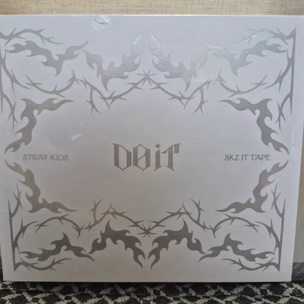 [BUNJANG] Stray Kids SKZ IT's SKZ Tape Album Photocard Holder / 블루투스 스피커 SKZ IT TAPE 앨범 뽁아리 미개봉
