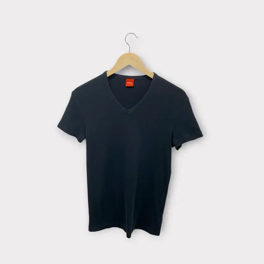 [BUNJANG] HUGO BOSS V-Neck T-Shirt Size S / 휴고보스 HUGO BOSS 브이넥 티셔츠 S
