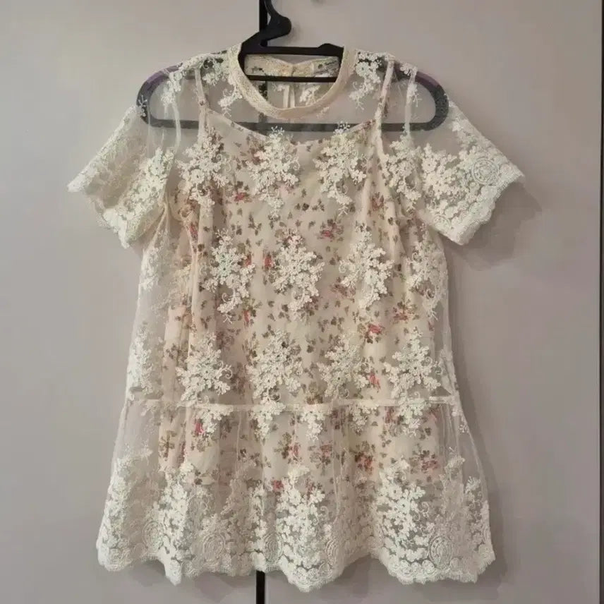 [BUNJANG] Thursday Island Lace Detail Blouse - Size S / 써스데이아일랜드 블라우스 s
