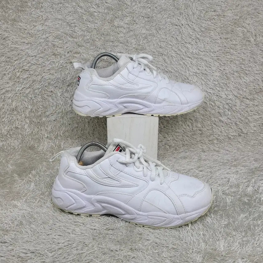 [BUNJANG] FILA Spline White Sneakers / 구제짱짱맨 240 FILA 휠라 스플라인 화이트 스니커즈