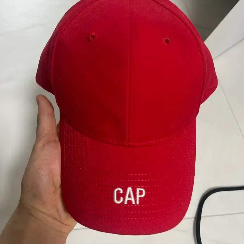 [BUNJANG] VETEMENTS 16 Season Capsule Collection Limited Edition Red Cap / 16시즌 베트멍 캡슐컬렉션 한정판 레드 캡 (빈지노 착용)