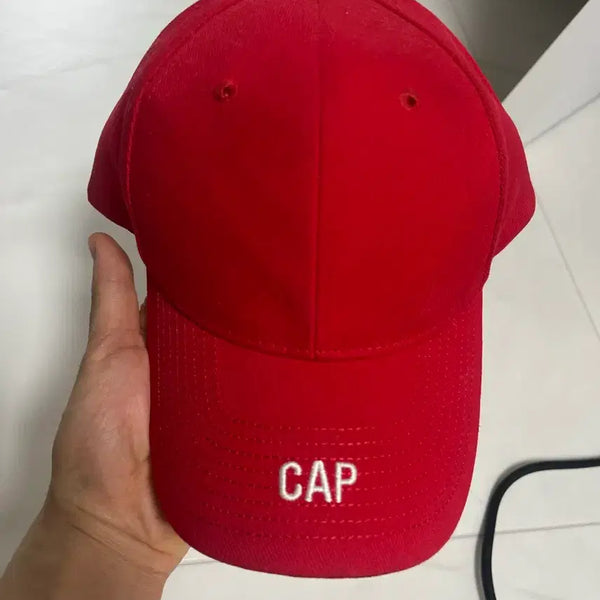 [BUNJANG] VETEMENTS 16 Season Capsule Collection Limited Edition Red Cap / 16시즌 베트멍 캡슐컬렉션 한정판 레드 캡 (빈지노 착용)