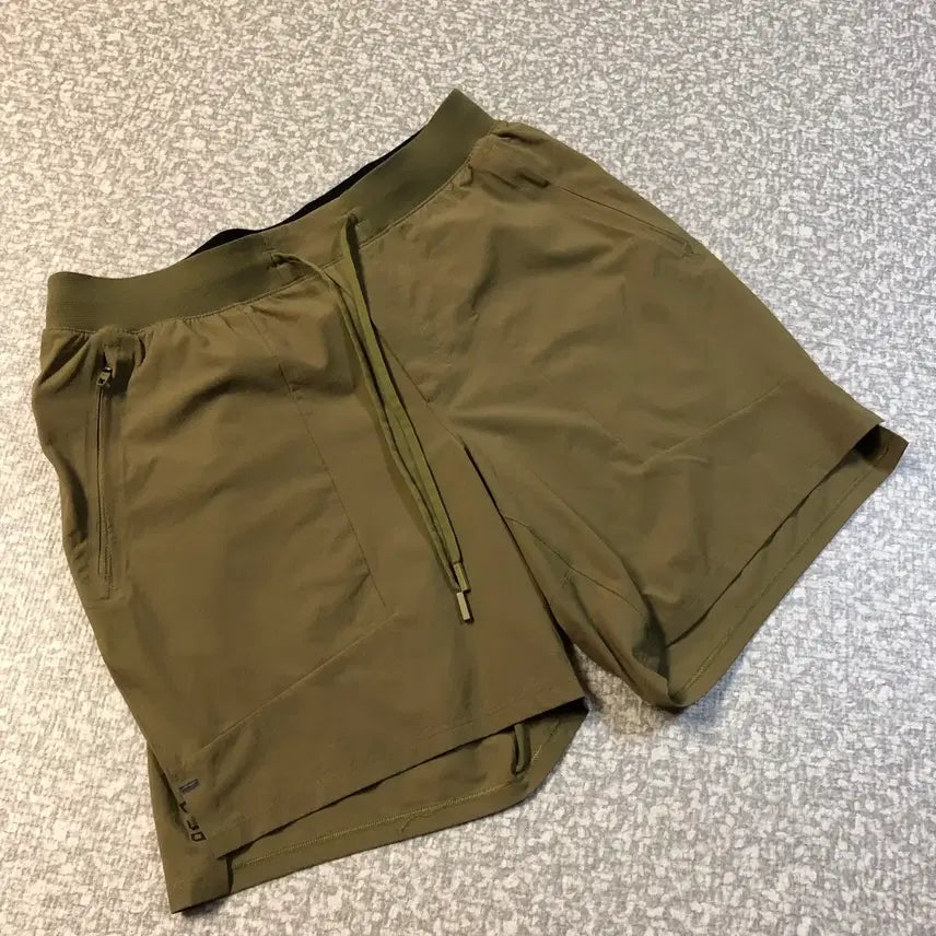 [BUNJANG] Lululemon Men's Shorts Olive Green Size L / 룰루레몬 남성 쇼츠 남자 올리브 반바지 L 운동복 휴가룩 여행룩