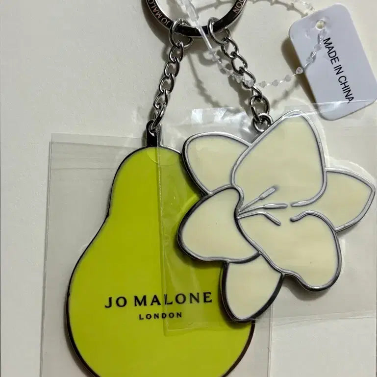 [BUNJANG] Jo Malone London Pear & Flower Charm Keychain / 조 말론 키링