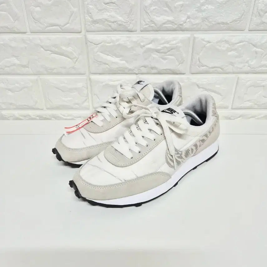 [BUNJANG] Nike Daybreak Zebra Summit 240 / 나이키 240 데이브레이크 지브라 써밋 (세탁완료)