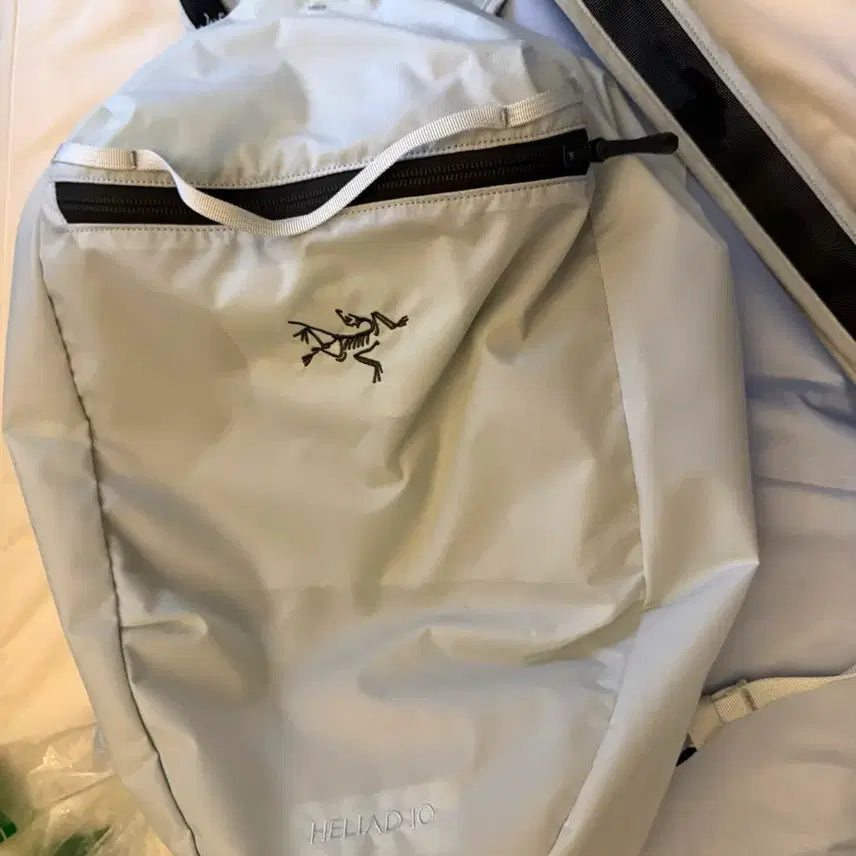 [BUNJANG] Arc'teryx Heliad 10 Backpack Daybreak Graphite / 아크테릭스 헬리아드 10 백팩 데이브레이크 그래파이트