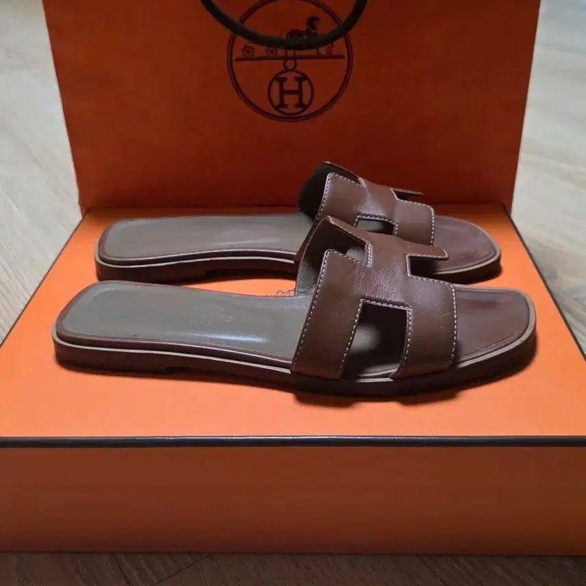 [BUNJANG] Hermes Oran Sandals Brown Women's / 에르메스 오란 샌들 브라운 여성용 36/230 (정품)