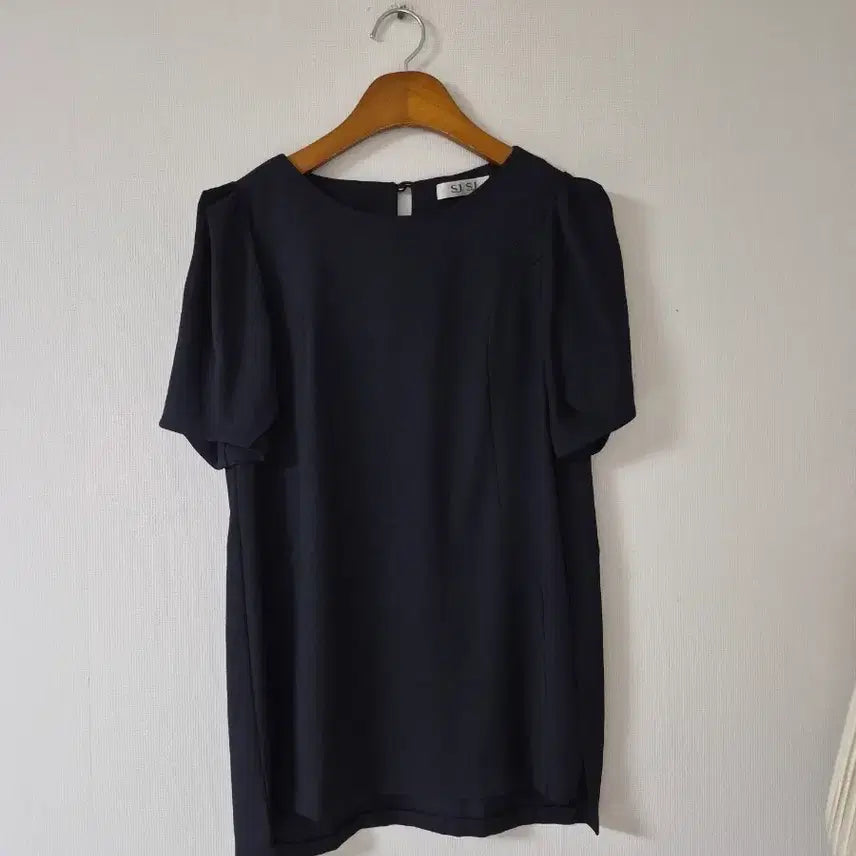 [BUNJANG] SJ SJ Black Short-Sleeve Blouse / [한섬SJ SJ]블랙 반팔 블라우스