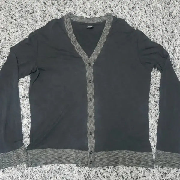 [BUNJANG] HUGO BOSS Charcoal V-Neck Cardigan / HUGO BOSS 차콜색 브이넥 가디건