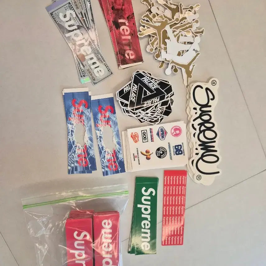 [BUNJANG] Supreme Rare Stickers (Authentic) / 슈프림 레어스티커 팝니다(정품)