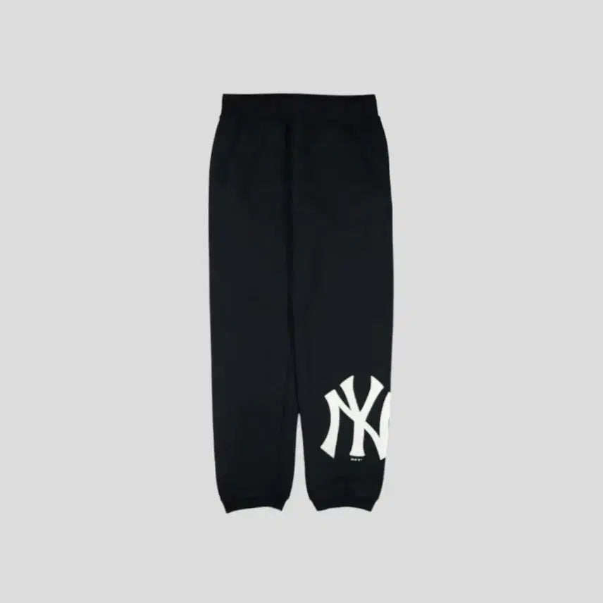 [BUNJANG] MLB New York Yankees Color Block Jogger Sweatpants / MLB 엠엘비 블랙 화이트 배색 뉴욕양키즈 로고 밴딩 조거팬츠 스웻팬츠