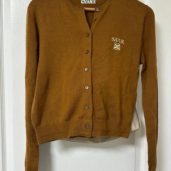 [BUNJANG] SATUR Brown Logo Embroidered Cardigan / SATUR 브라운 가디건