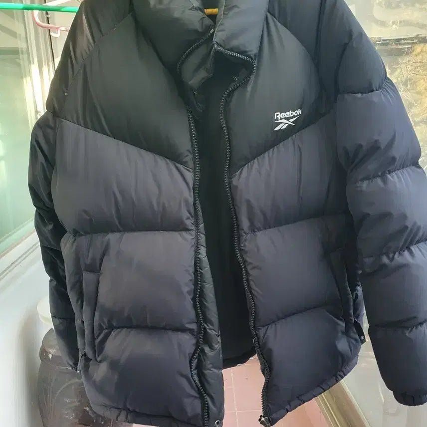 [BUNJANG] Reebok CL Short Puffer Down Jacket / 리복 블랙 패딩 점퍼  남녀공용  95