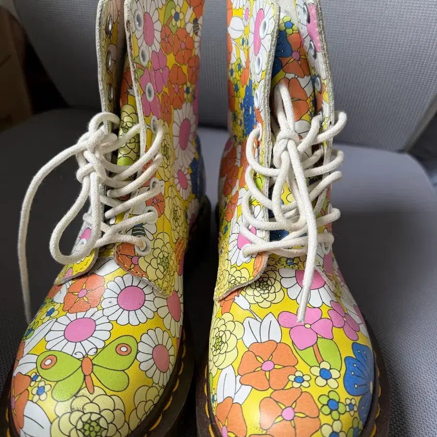 [BUNJANG] Dr. Martens Flower Printing Boots / 닥터마틴 플라워 프린팅 부츠