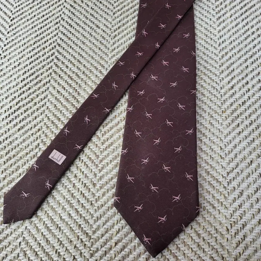[BUNJANG] Dunhill Airplane Pattern Silk Necktie Wine Brown / 던힐 넥타이 던힐 비행기 패턴 넥타이 와인 브라운