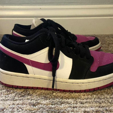[BUNJANG] Nike Air Jordan 1 Low Pink Black (255mm) / 나이키 조던1 로우 255  핑크색과 블랙 저렴 판매