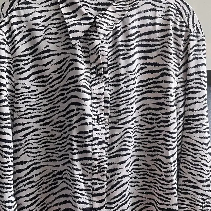 [BUNJANG] Zara Animal Pattern Shirt / ZARA 에니멀 패턴 셔츠