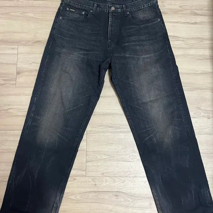 [BUNJANG] Supreme Distressed Loose Fit Black Jeans FW24 / 슈프림 디스트레스드 루즈핏 블랙 24fw