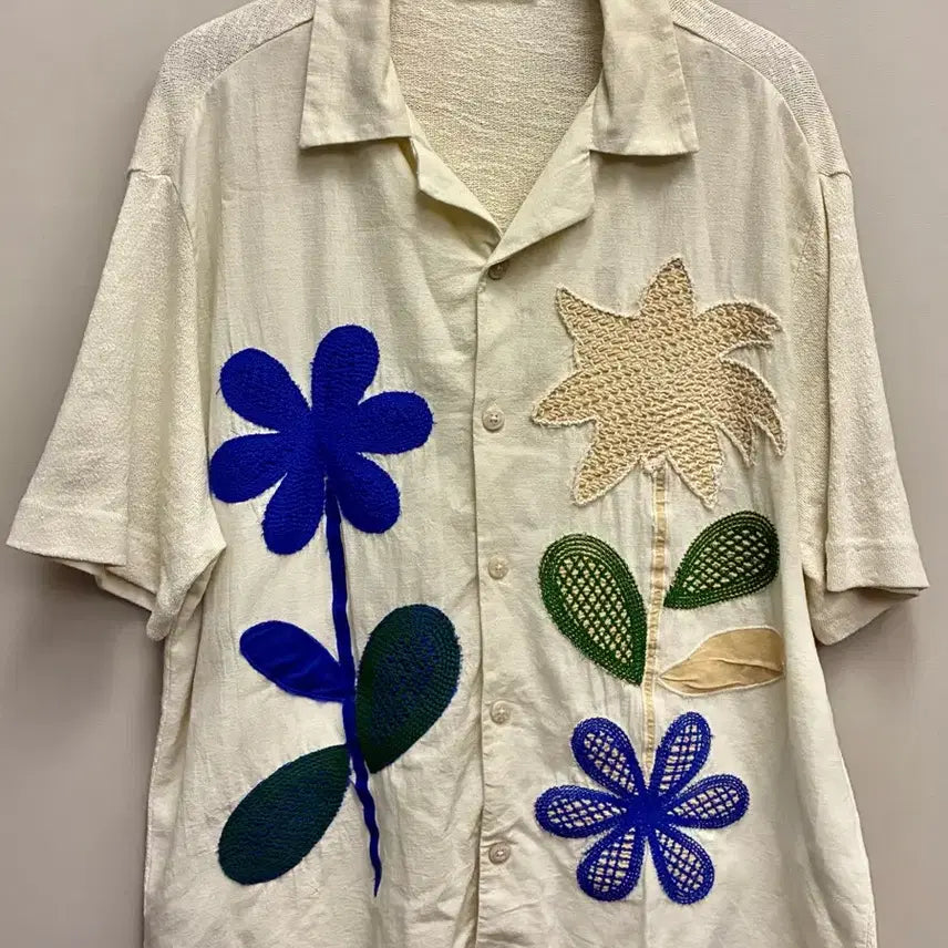 [BUNJANG] ZARA Linen Flower Patch Embroidered Open Collar Shirt / (L/103)ZARA 자라 리넨 플라워 패치 자수 오픈카라셔츠