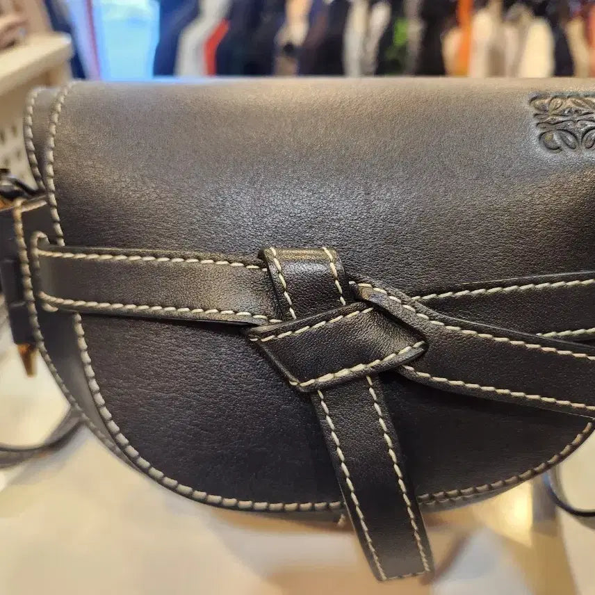[BUNJANG] Loewe Gate Bag Mini Black Leather Crossbody Bag / 로에베 게이트백 미니 블랙 가방