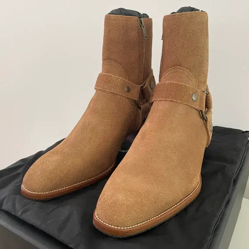 [BUNJANG] Saint Laurent Suede Harness Size 41 / 생로랑 하네스 스웨이드 41사이즈