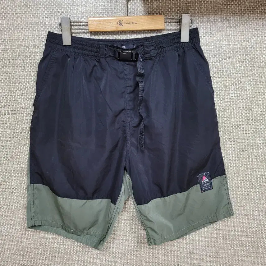 [BUNJANG] Vans Nylon Outdoor Shorts Size M / M사이즈 반스 나일론 반바지 아웃도어 VANS