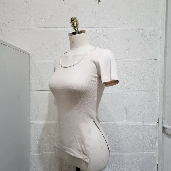[BUNJANG] Side Slit Plain Round Short Sleeve T-Shirt - Light Beige / 옆트임 무지 라운드 반팔- 연베이지