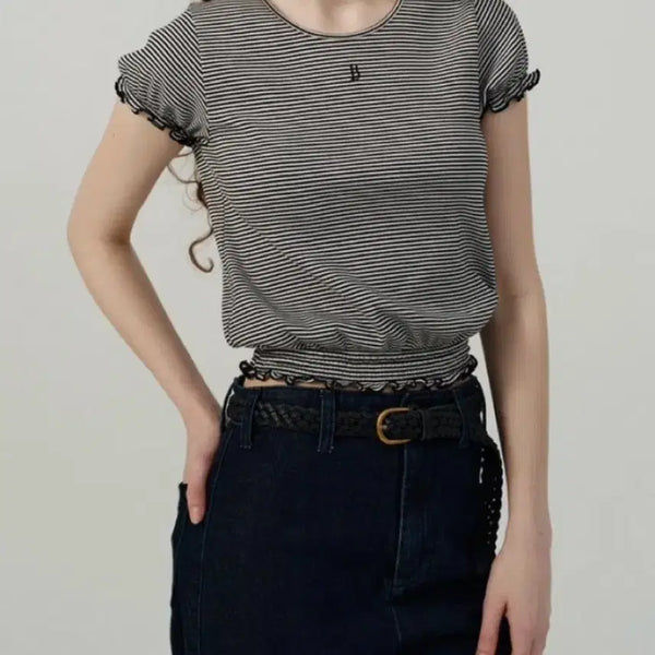 [BUNJANG] The Barnet Letter Hem T-Shirt / 더바넷 레터스 햄 티셔츠