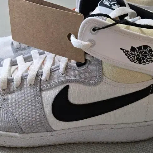 [BUNJANG] Nike Air Jordan 1 KO White Grey Sneakers (Size 290) / 나이키 조던1 KO 화이트 그레이 290사이즈