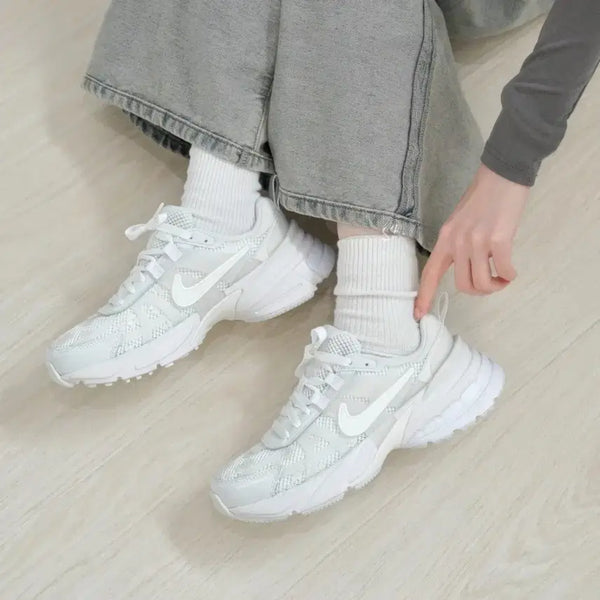 [BUNJANG] Nike Women's V2K Run Sneakers / [255] 나이키 우먼스 V2K 런 새제품 판매