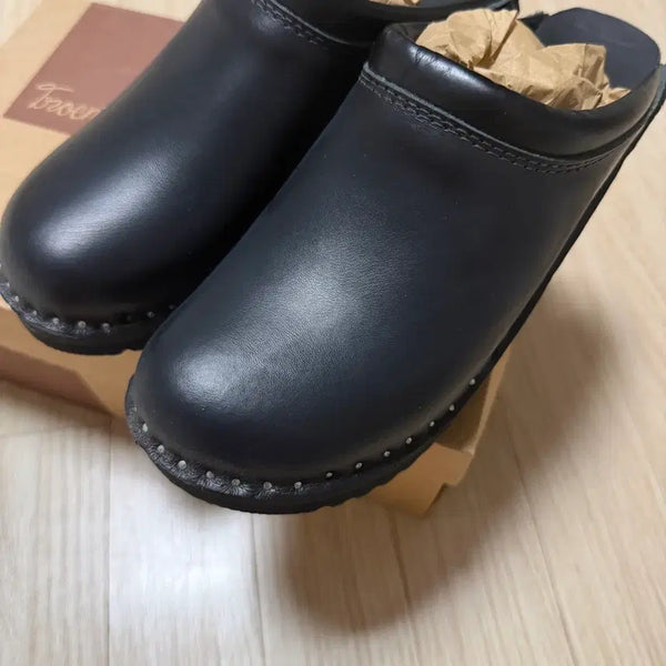 [BUNJANG] Trove & Toff Monet Black Clogs (Size 38) / 트로앤토프 모네 블랙 클로그 38