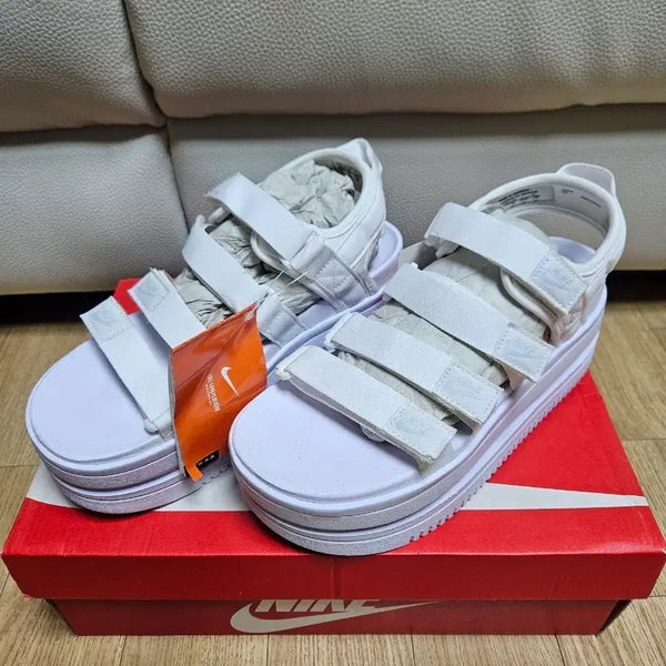 [BUNJANG] Nike Women's Sandals Size 250 / 나이키 여성 샌들(새상품) 사이즈 250