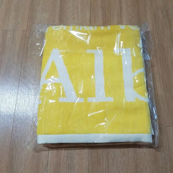 [BUNJANG] Unsealed Beach Towel / 비치타월 새제품