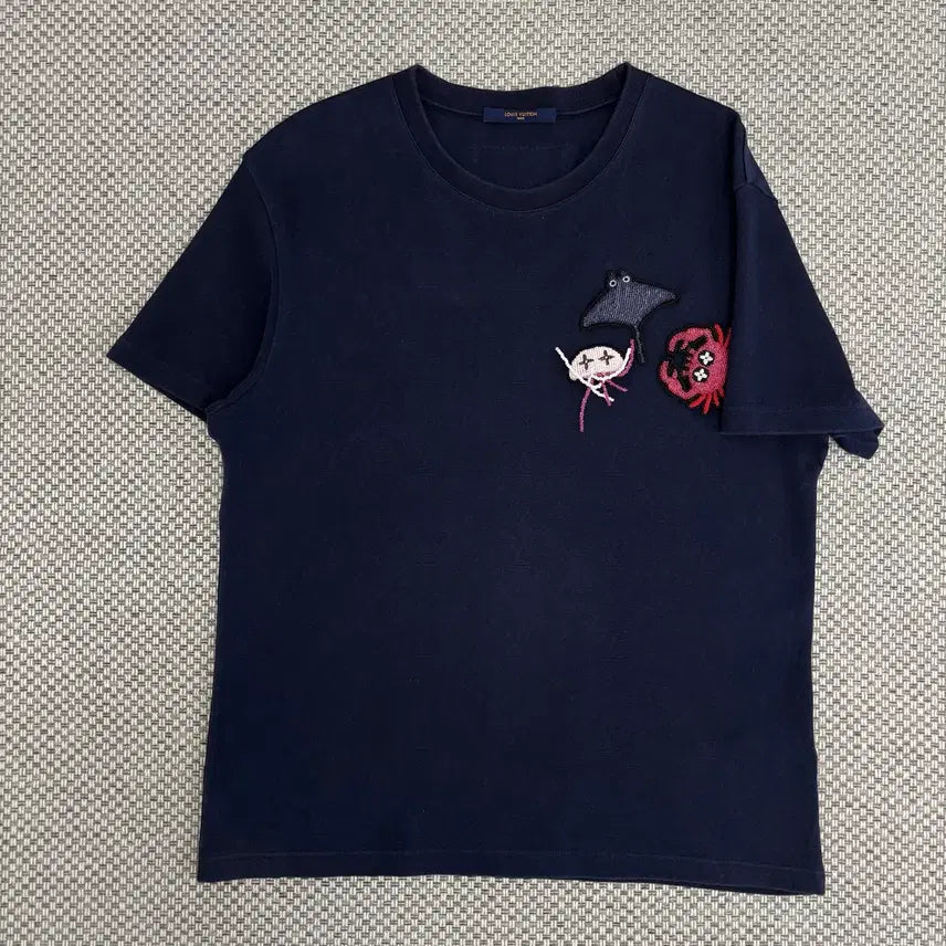[BUNJANG] Louis Vuitton LV Logo Beaded Animal Knit Short Sleeve T-Shirt / [M]루이비통 LV로고 비즈 애니멀 니트 반팔티