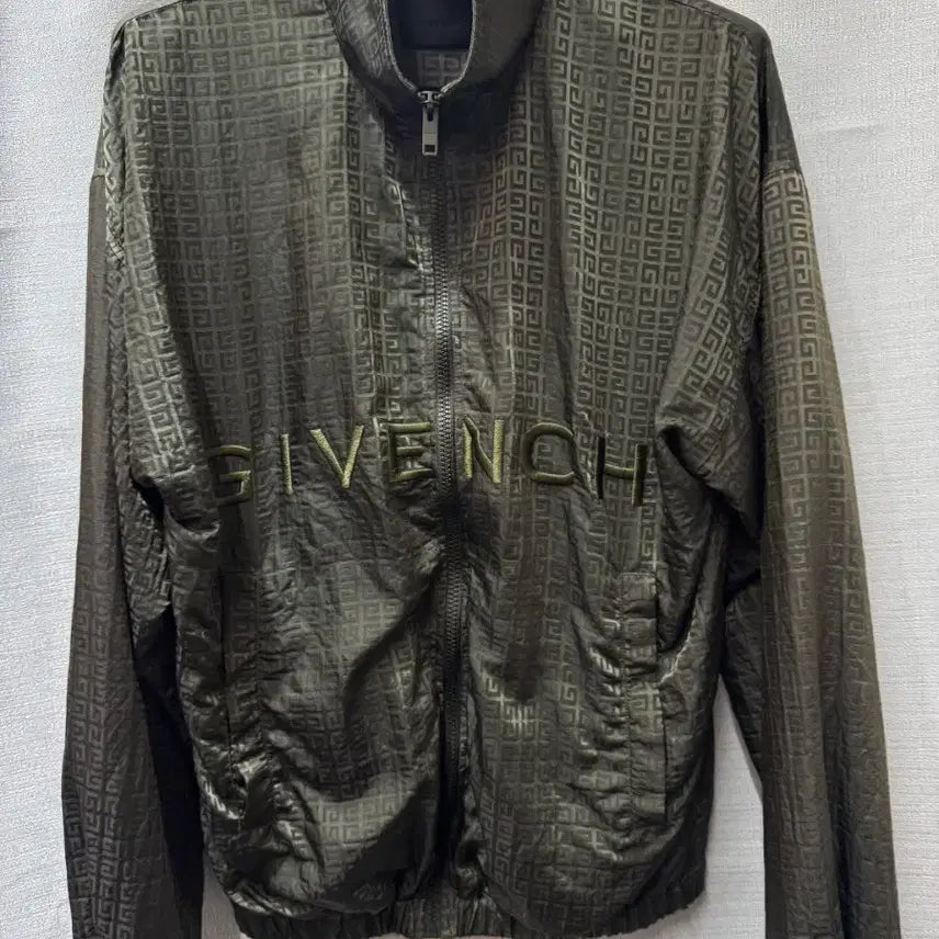 [BUNJANG] Givenchy Signature 4G Jacquard Pattern Logo Windbreaker L / 새상품급) 지방시 시그니처 4G 자카드 패턴 로고 윈드브레이커 L